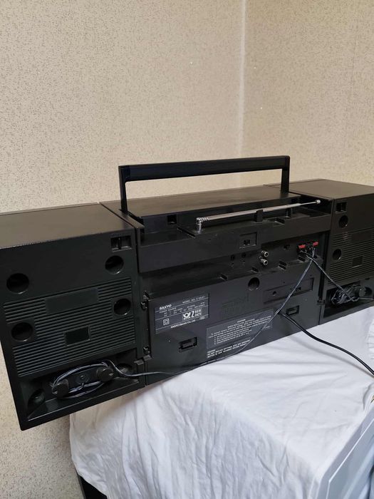 Радиокасетофон Sanyo двукасетъчен