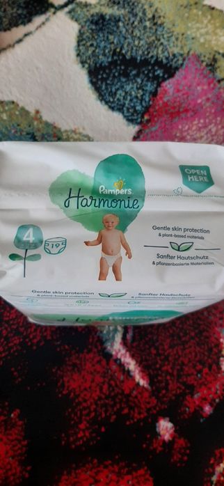 Pampers harmonie  chilot nr 4 Capsule Fairy platinum all in one  104