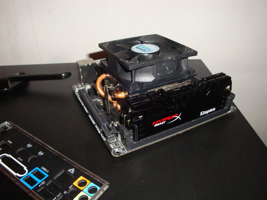 Kit mini itx AMD Gigabyte F2A88XN-Wifi CPU A10 7800 12core 8gb dd3