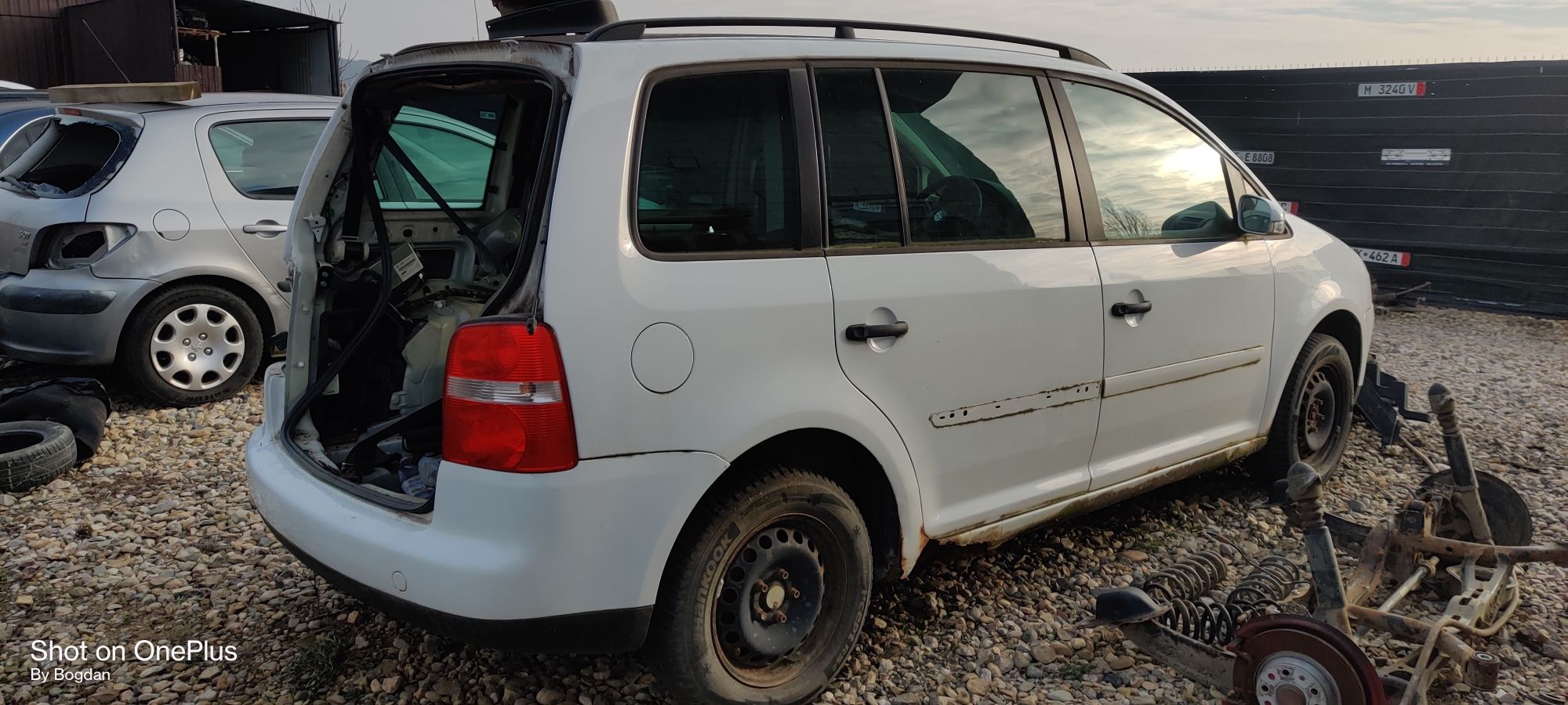 Vindem piese rezultate din dezmembrarea unui Volkswagen Touran