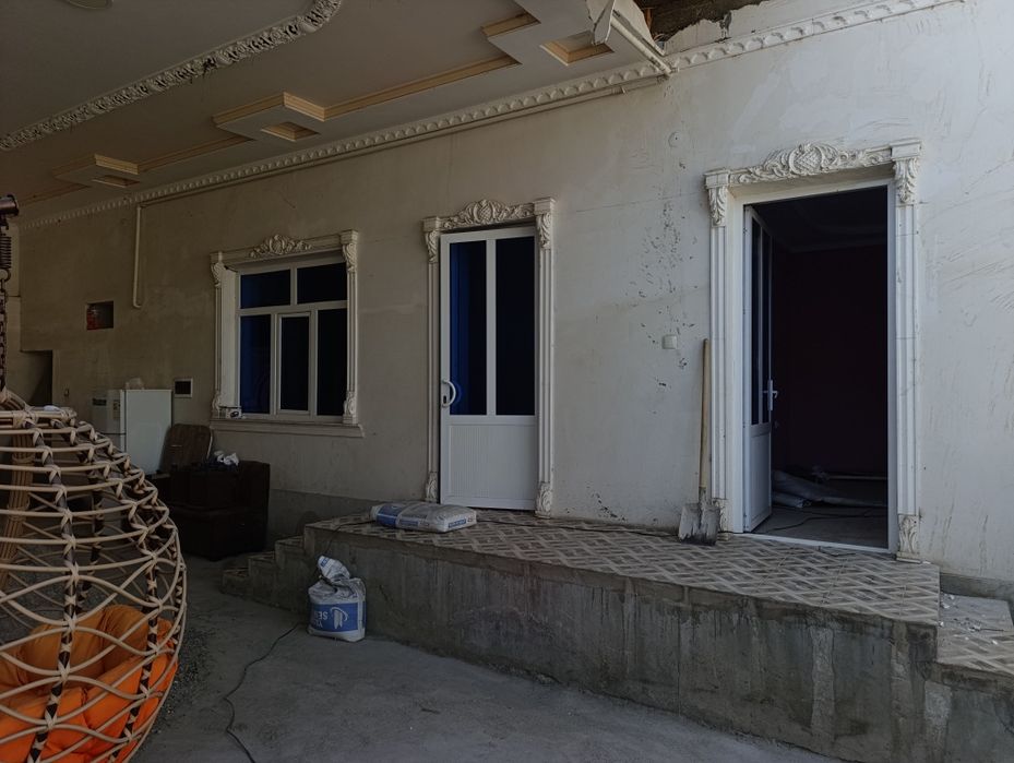 Ховли уй сотилади, тестилда 22 мактаб мулжал