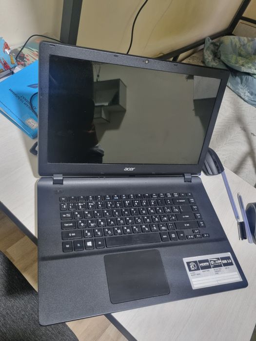 Noutbuk acer ishlashi zor chotki ishlaydi internetga zor ishlaydi