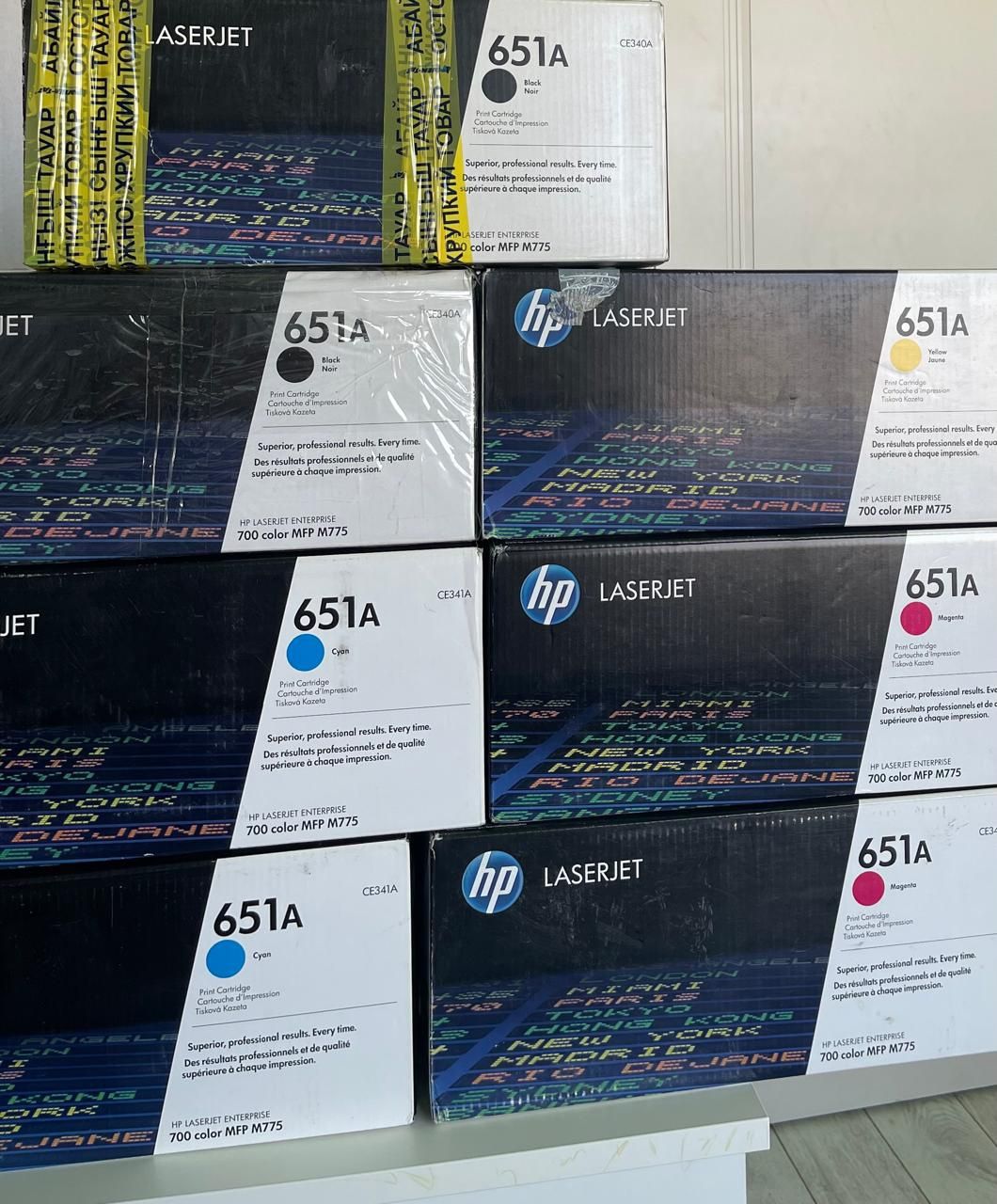 Продается Принтер LaserJet 700 color MFP M775 с Картриджами.