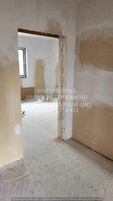 код.62385. Двуетажна тухлена къща 180м2 с двор 1000м2 и сграда 300м2