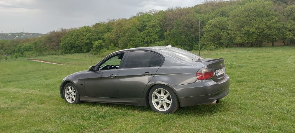 Vand bmw e90 motor 2.0 disel 163 cai din 2005