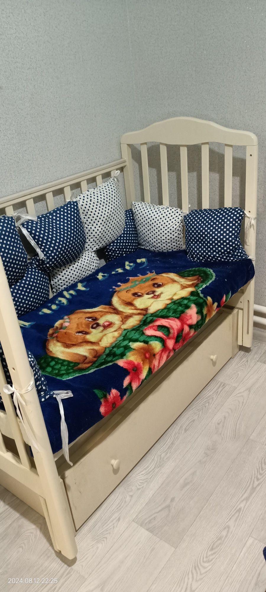 Продам детскую кроватку