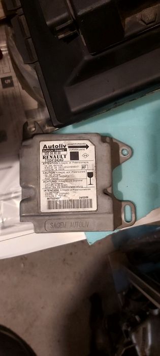 Продавам части за Рено Сценик