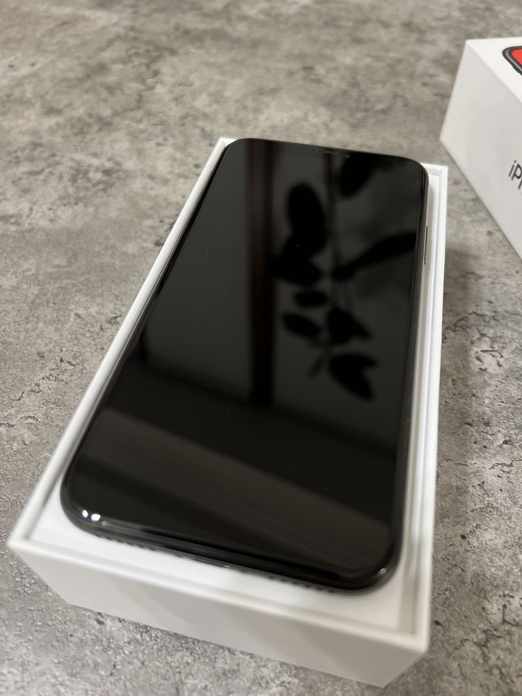 Apple IPhone 10 X 64Gb Black (аккумулятор 73%)