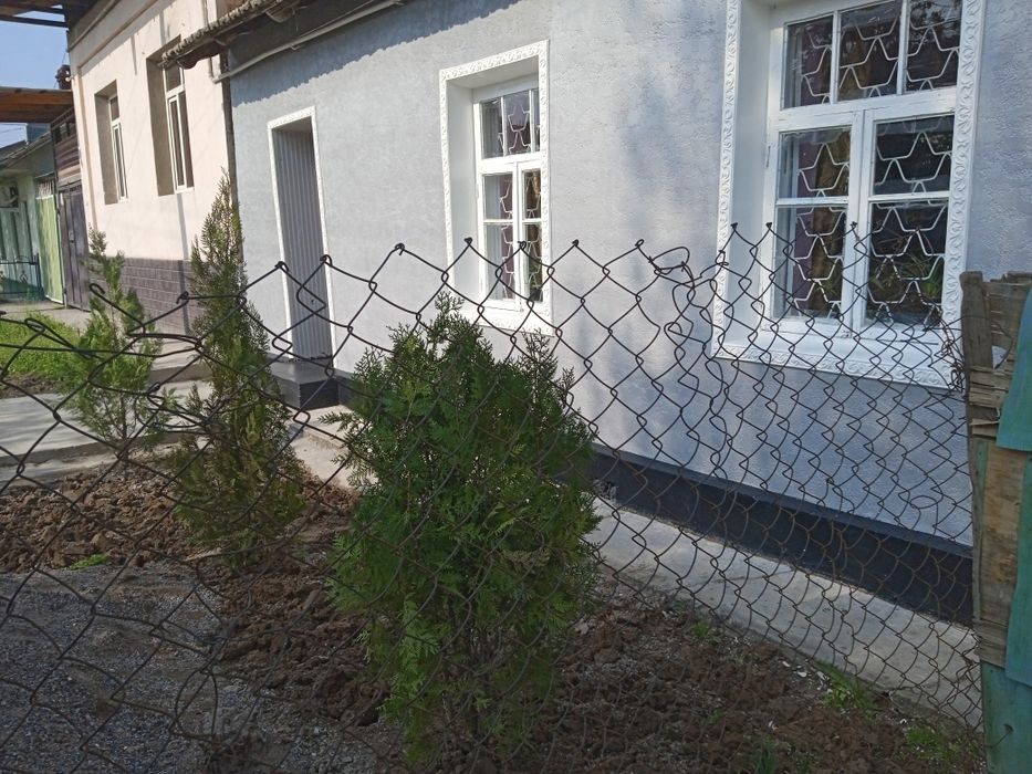 Uy sotiladi yangiyol shaxrida sentrda