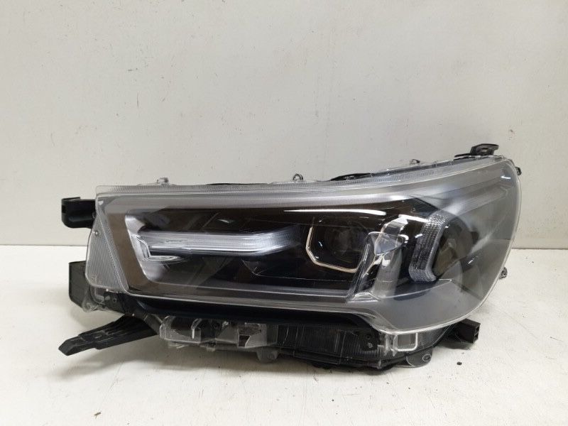 Фара Toyota Hilux