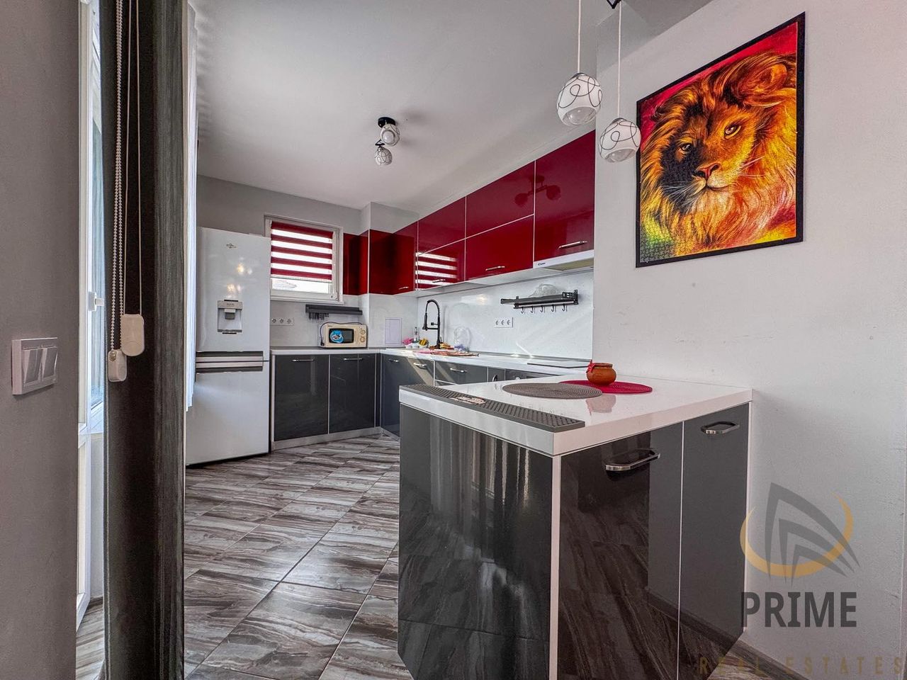 Дава се под наем Тристаен апартамент в Бургас, Сарафово - 110 кв.м за 663 € - Снимка #3