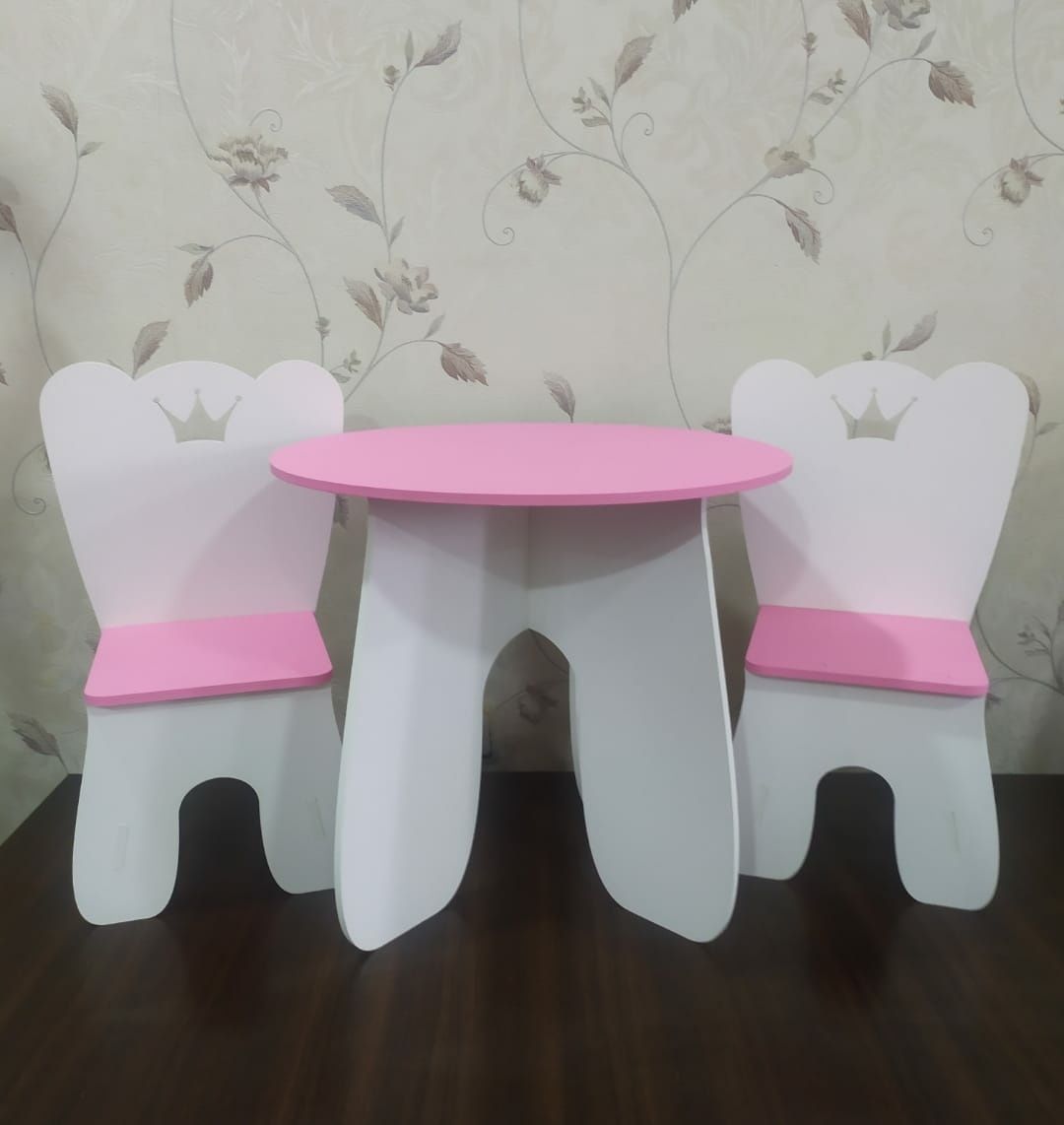Кукольный столик. Мебель для кукол. Стол и стулья.