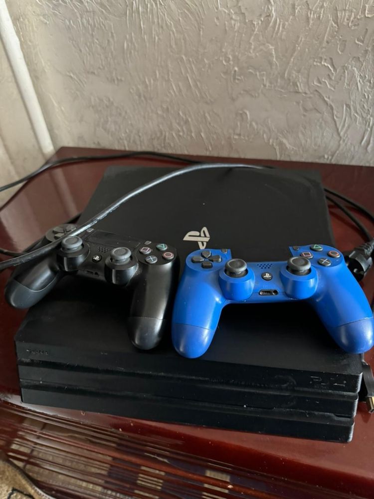 Продам Playstation 4