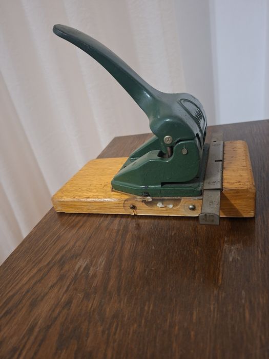 Perforator vintage Leitz