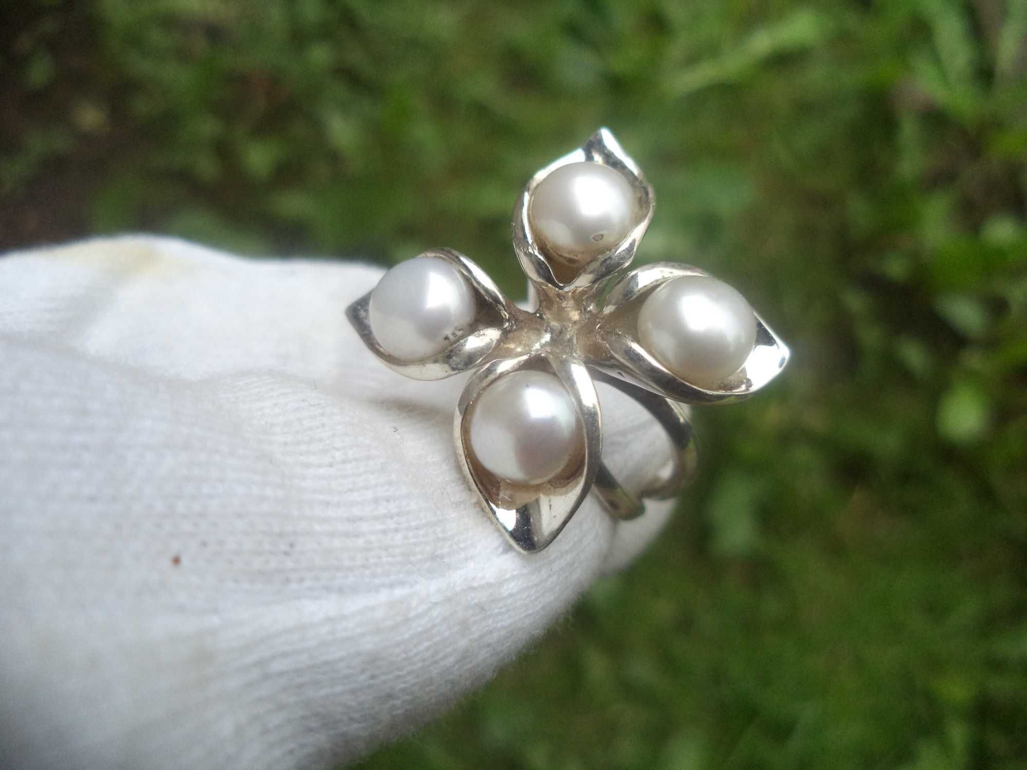 Старинни сребърни изящни интересни пръстени опал и перли