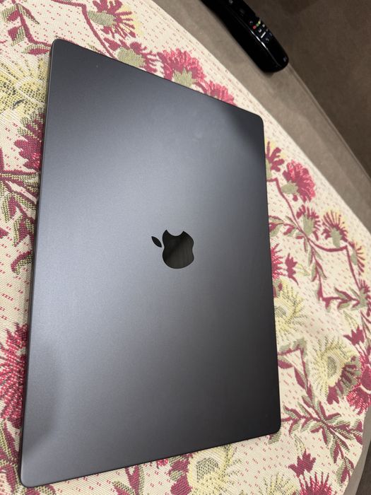 Продам macbook pro 16 m3