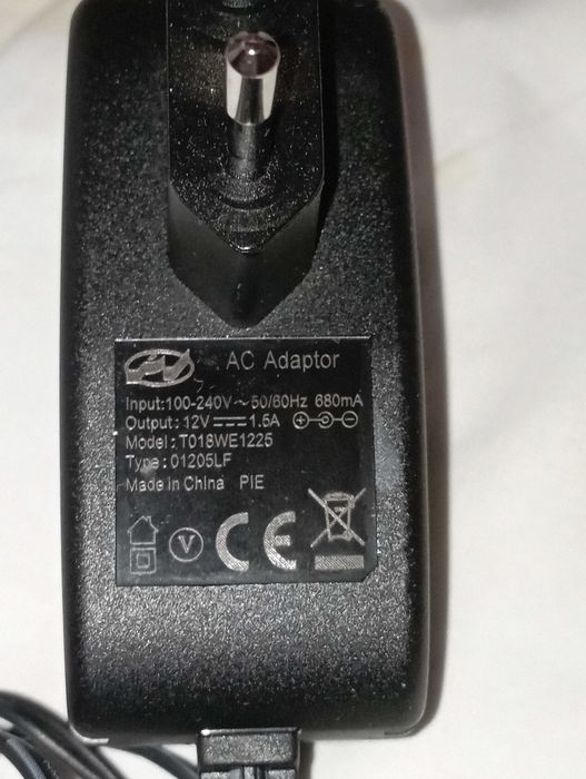 adaptor AC/DC de 12V 1.5A ,Nou