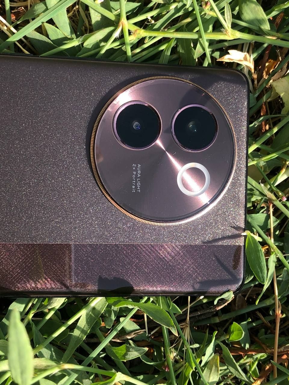 продается телефон vivo v30e