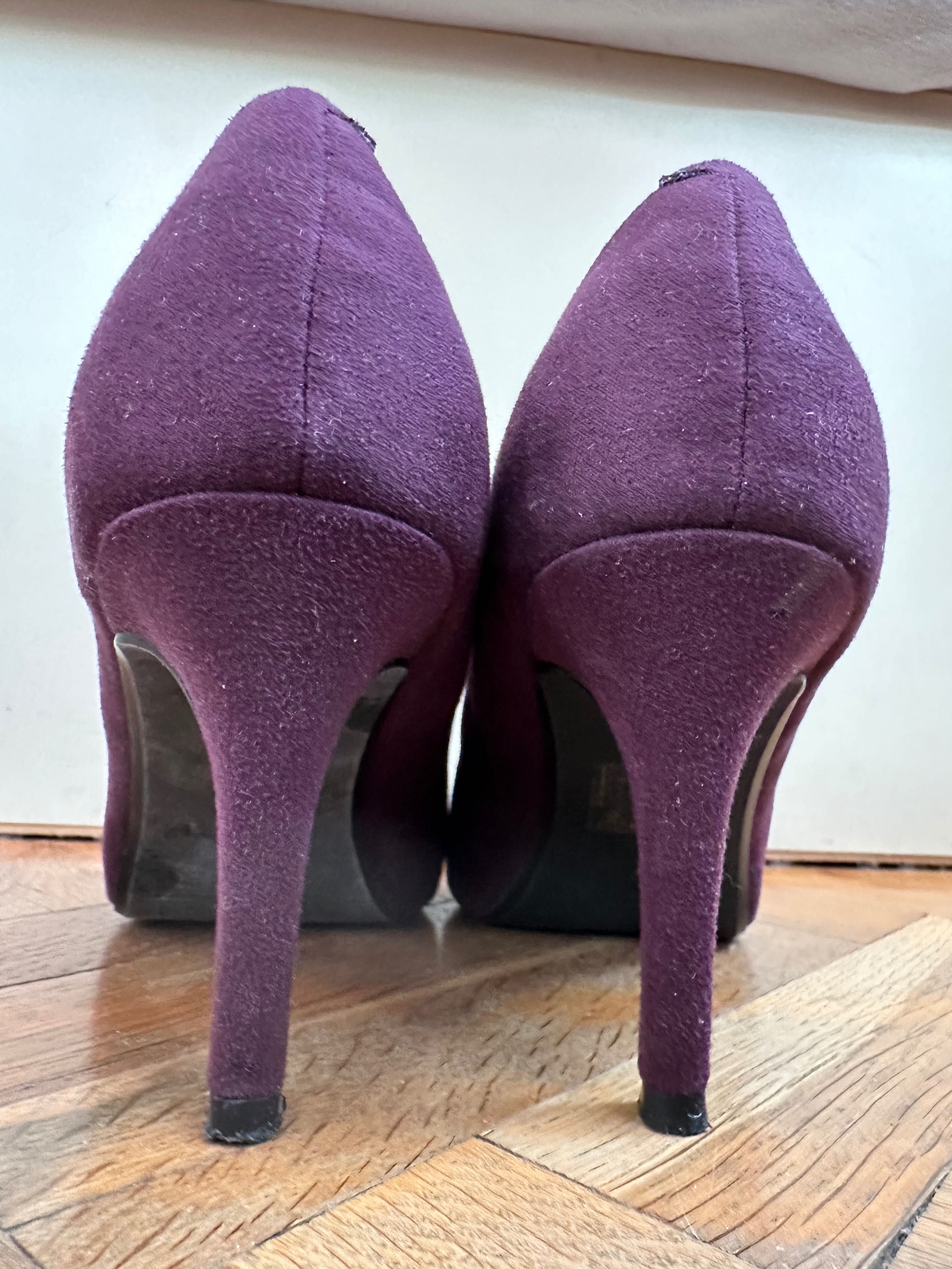 Лилави дамски обувки с ток