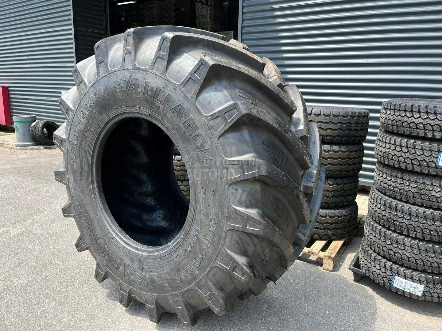 Anvelope Radiale pentru COMBINA Class Fendt Cases 900/60R32