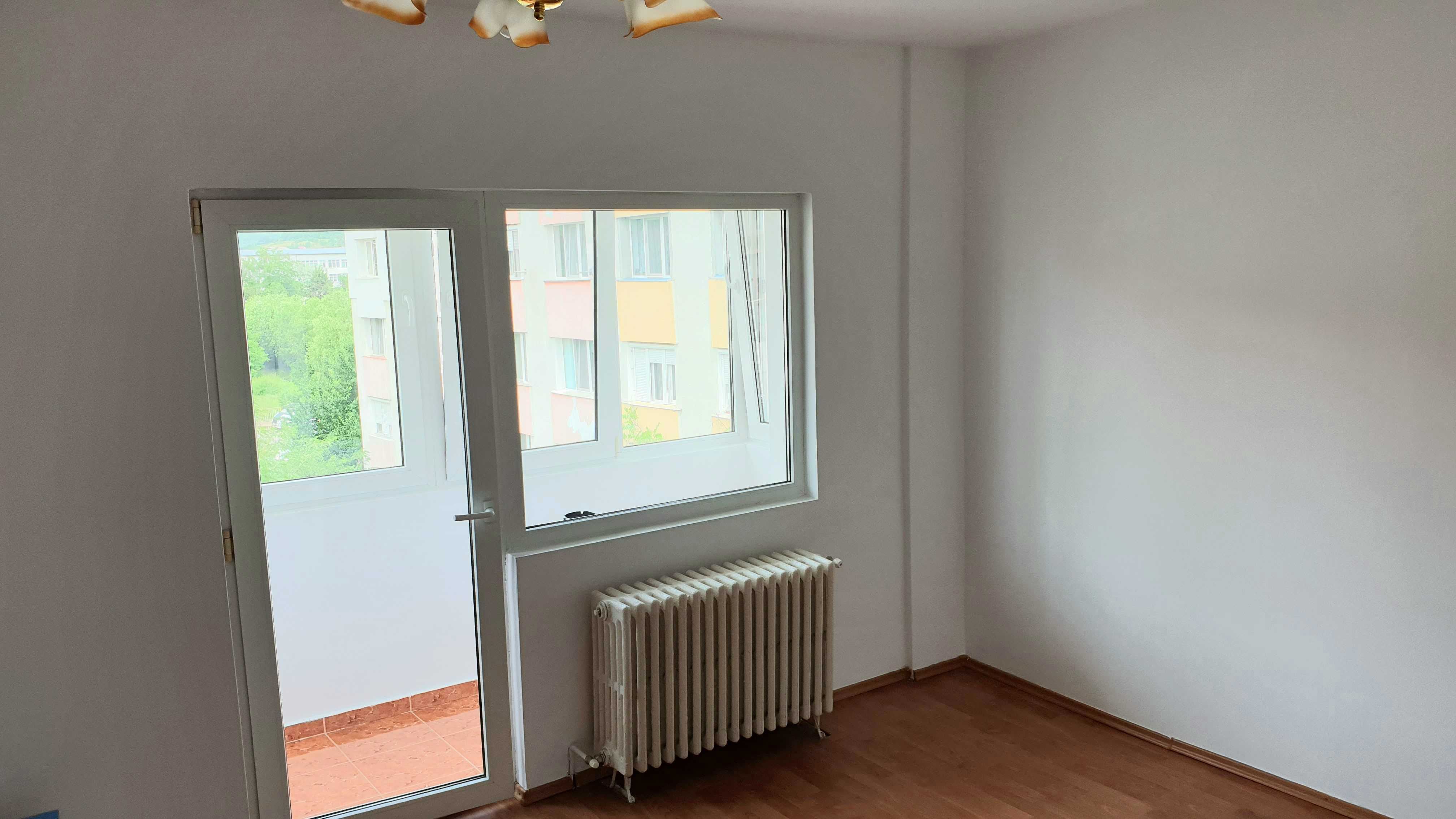 Vand apartament 3 camere decomandat