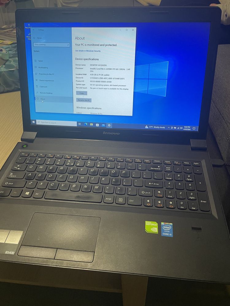 Laptop Lenovo B5400 impecabil