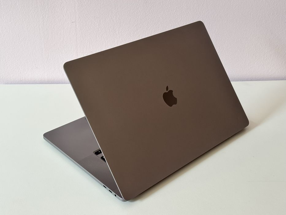 Като Нов *32GB Ram*16’Macbook Pro 16’ 2019/i7-9850H/512GB SSD/5300M