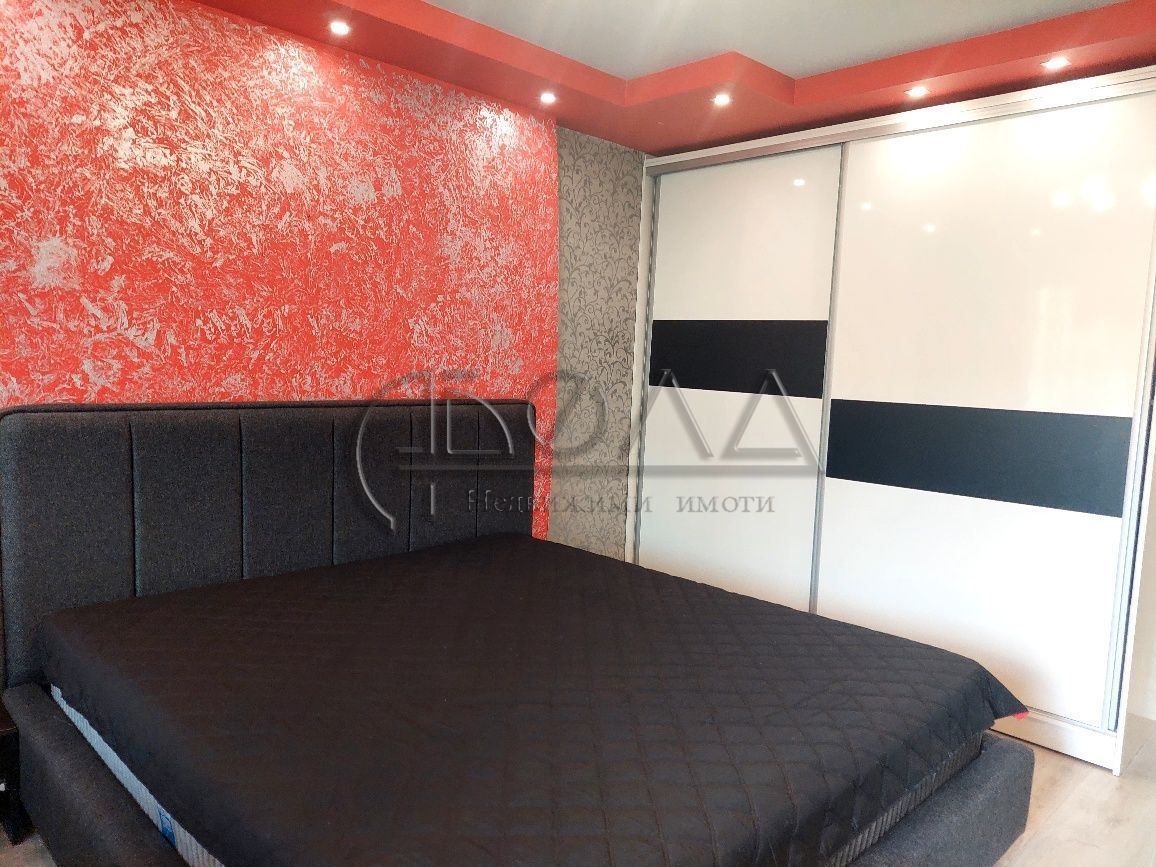 Продава се Тристаен апартамент в София, Люлин 3 - 88 кв.м за 2074 €/кв.м - Снимка #3
