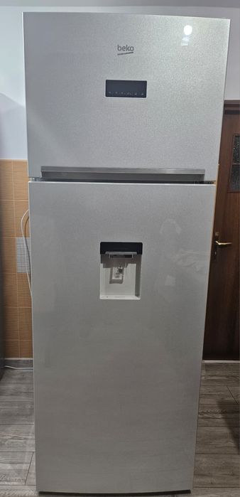 Combina frigorifica BEKO, (In stare foarte buna)