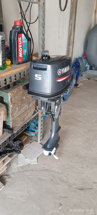 Продам Лодку ПВХ и мотор ямаха 5 л.с 2т