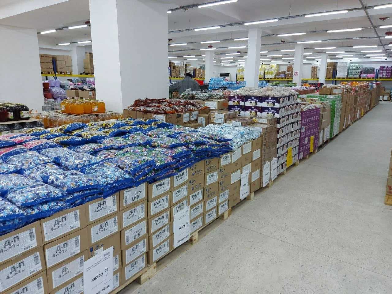 1300 кв.м на Янгиабаде (1-й этаж)