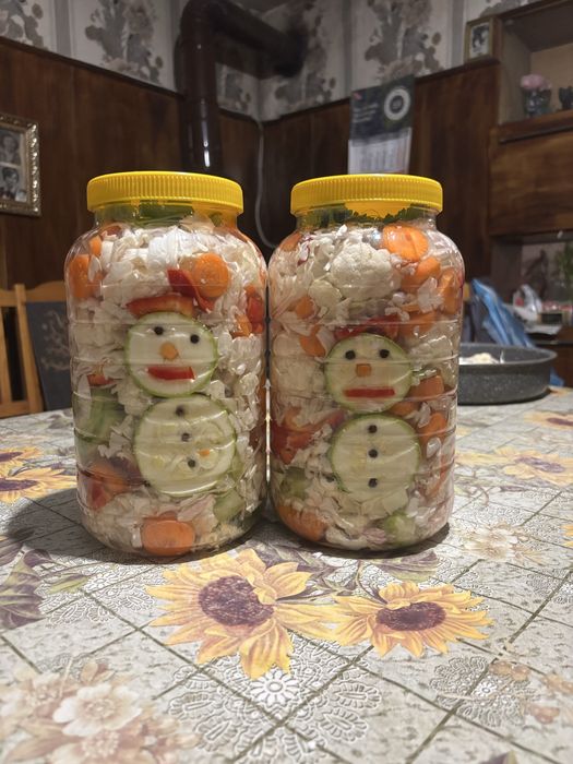 Свинско в буркан 720 мл. -12 лв Коледна туршия 720мл-8 лв / 3л.-20 лв