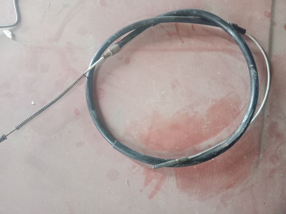 Троса ручного тормоза Фольксваген Пассат б3 седан.