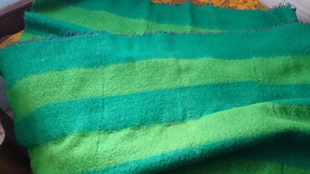 ГУБЕР / Китеник вълнен и домашно тъкано одеяло