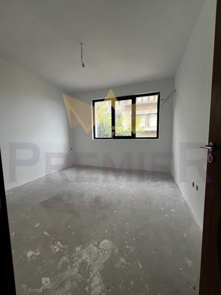 Продава се Двустаен апартамент в Варна, Виница - 75 кв.м за 1447 €/кв.м - Снимка #4