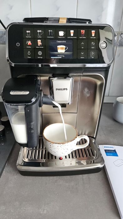 Vând Expresor Philips S 5500 ca nou, doar 20 de cafele