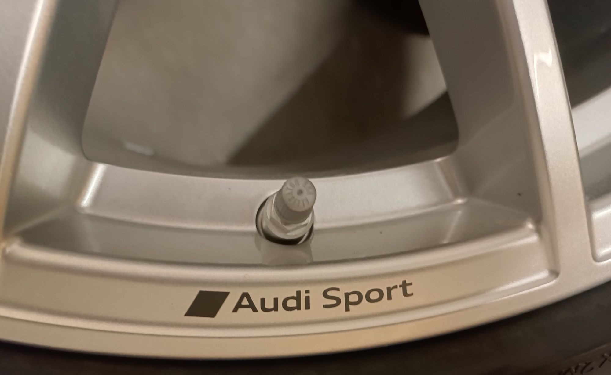 Оригинални нови джанти с летни гуми 21 цола за Audi RS6 Rs7 A8 S8
