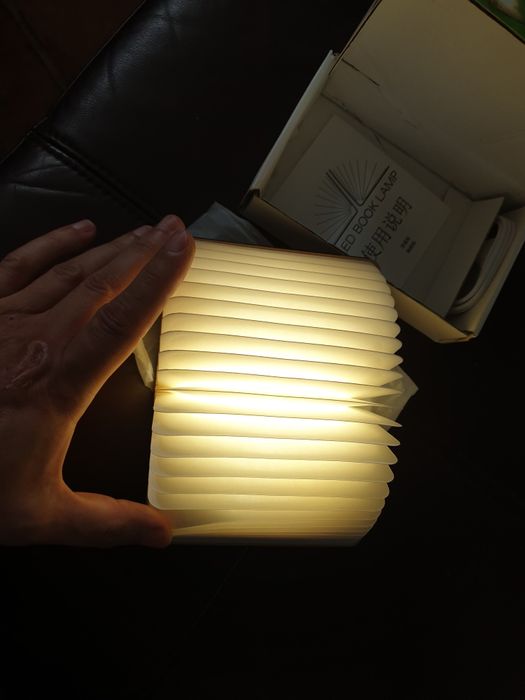 Led book lamp, un cadou special pt o persoana deosebita