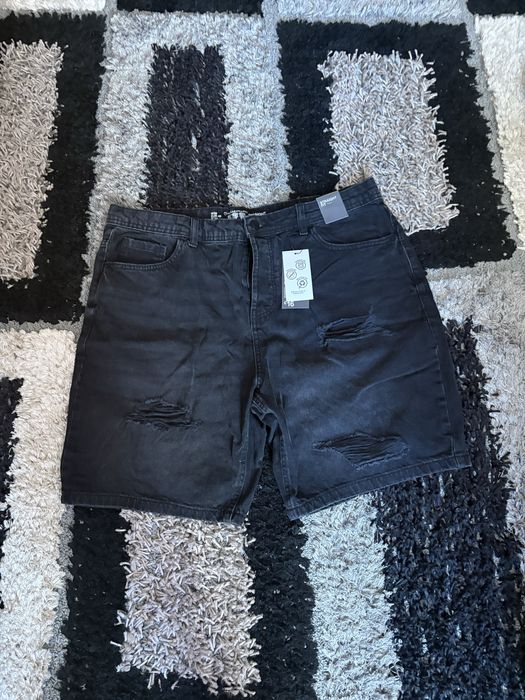 Pantaloni scurti blugi taiati