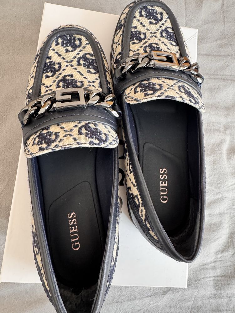 Мокасини Guess, модел Victer3