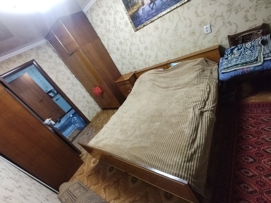 Кровать спальный гарнитур шкаф