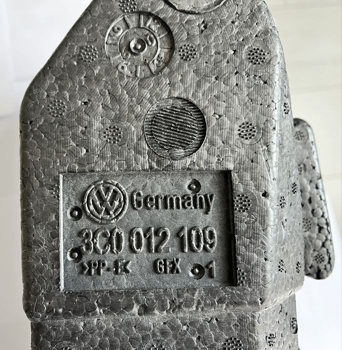 Оригинална част от резервен комплект крик и гума за VW Passat