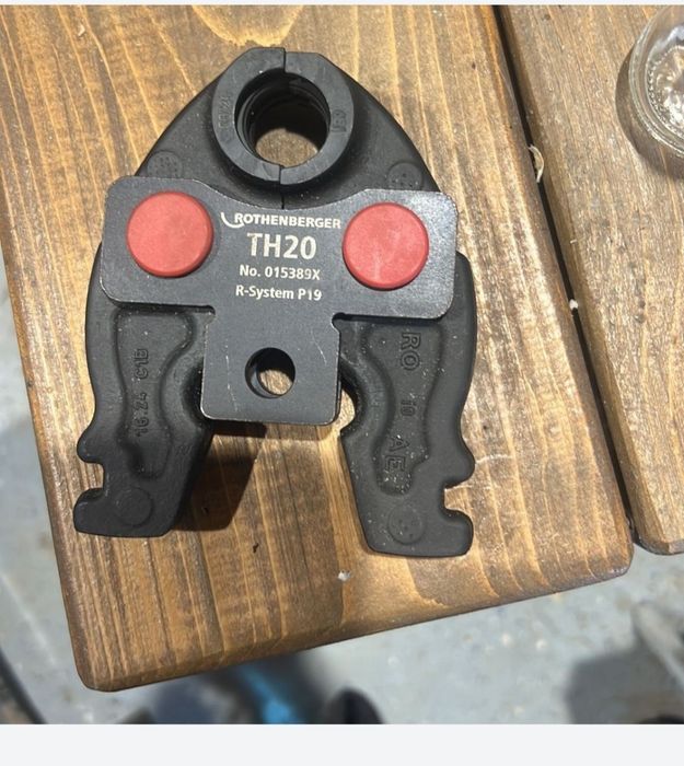 Vând presa cu fălci standard Rothenberger