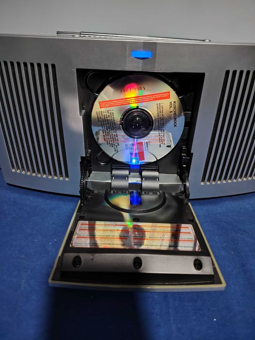 TEAC model SR-L35 USB CD Receiver, CD, Radio, USB, AUX.