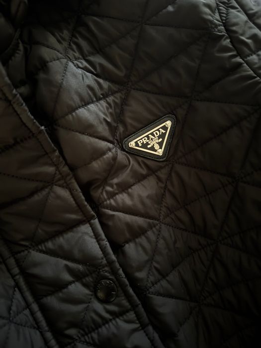 Яке Prada отлично