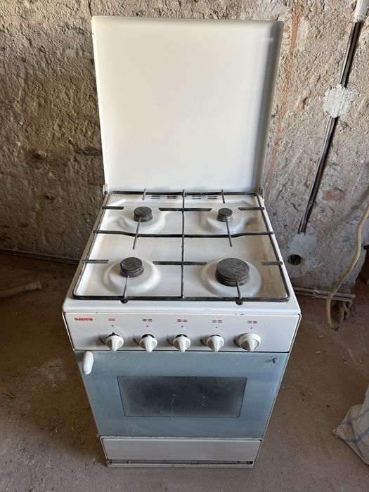 Aragaz Samsus 4 ochiuri si cuptor