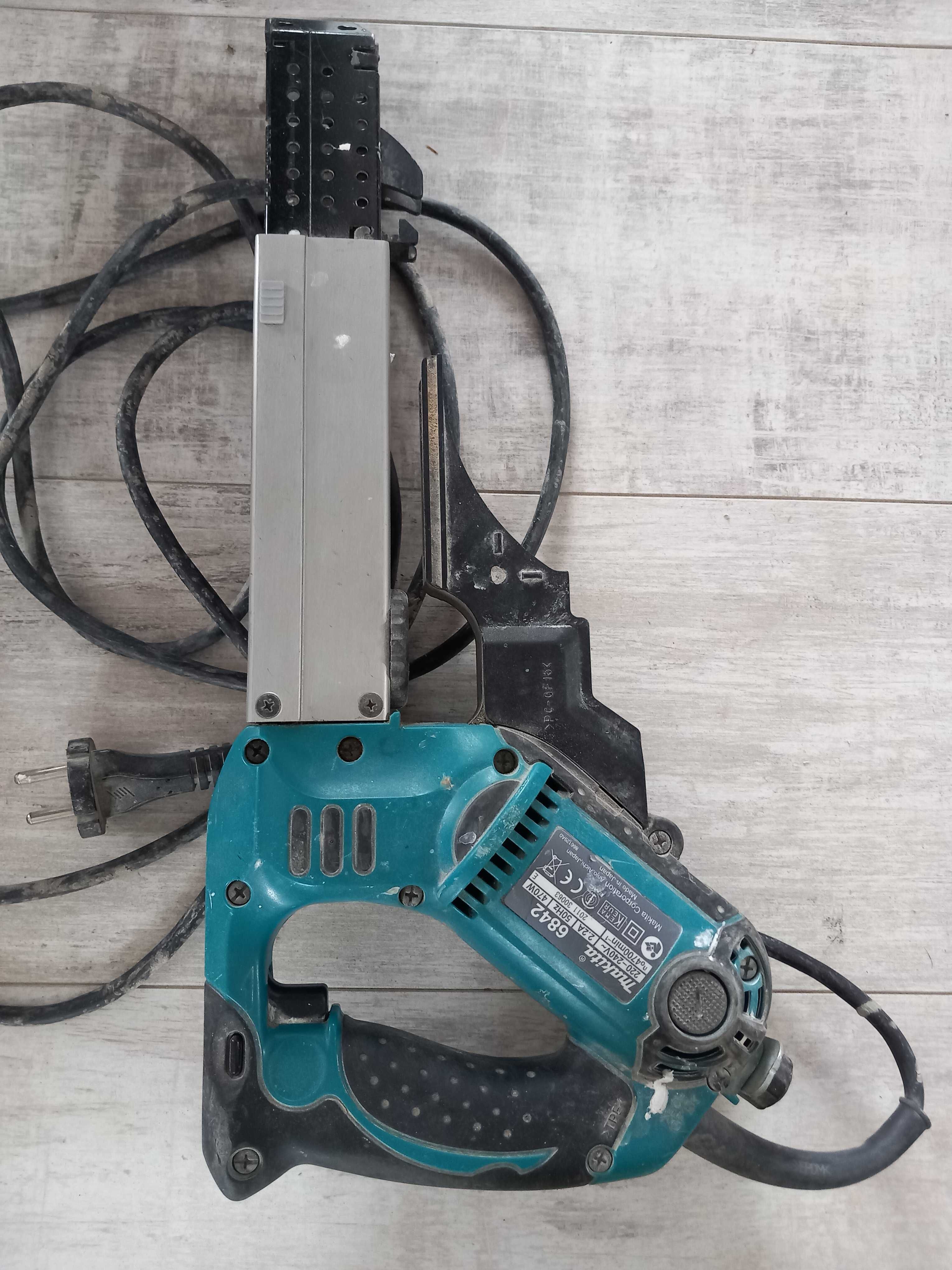 Makita 6842 Masina de insurubat