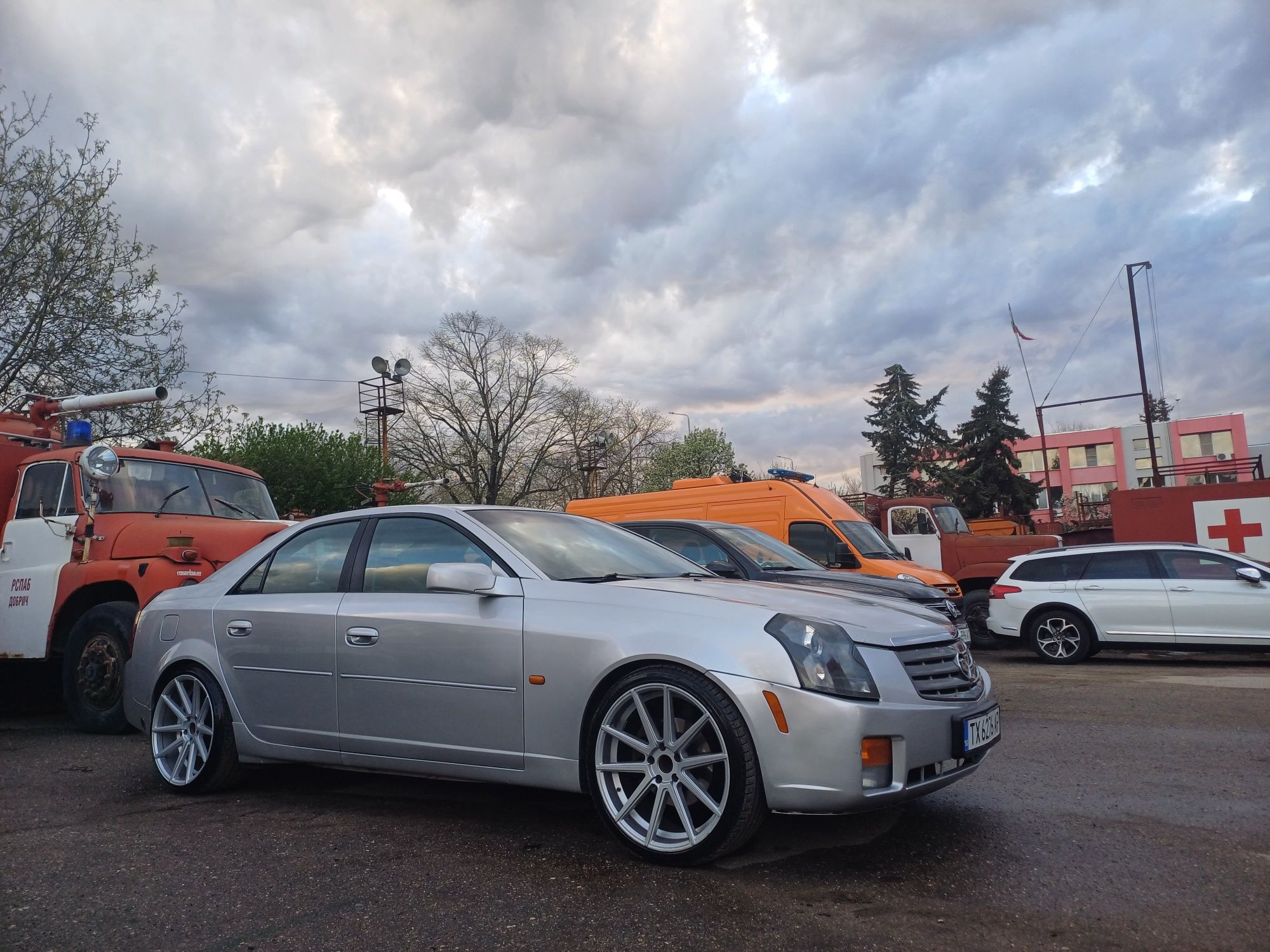 Продавам cadillac cts 3.2 v6 с проблем