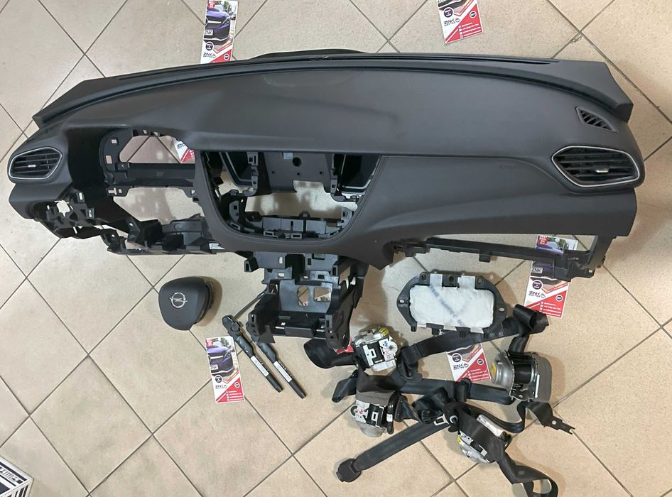 Opel GrandLand X - plansa de bord - kit airbag - centuri de siguranta