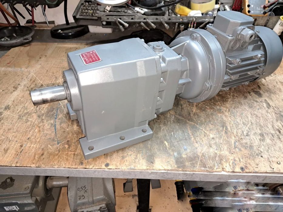 Motoare de 3 kw și 4 kw cu reductor și fara